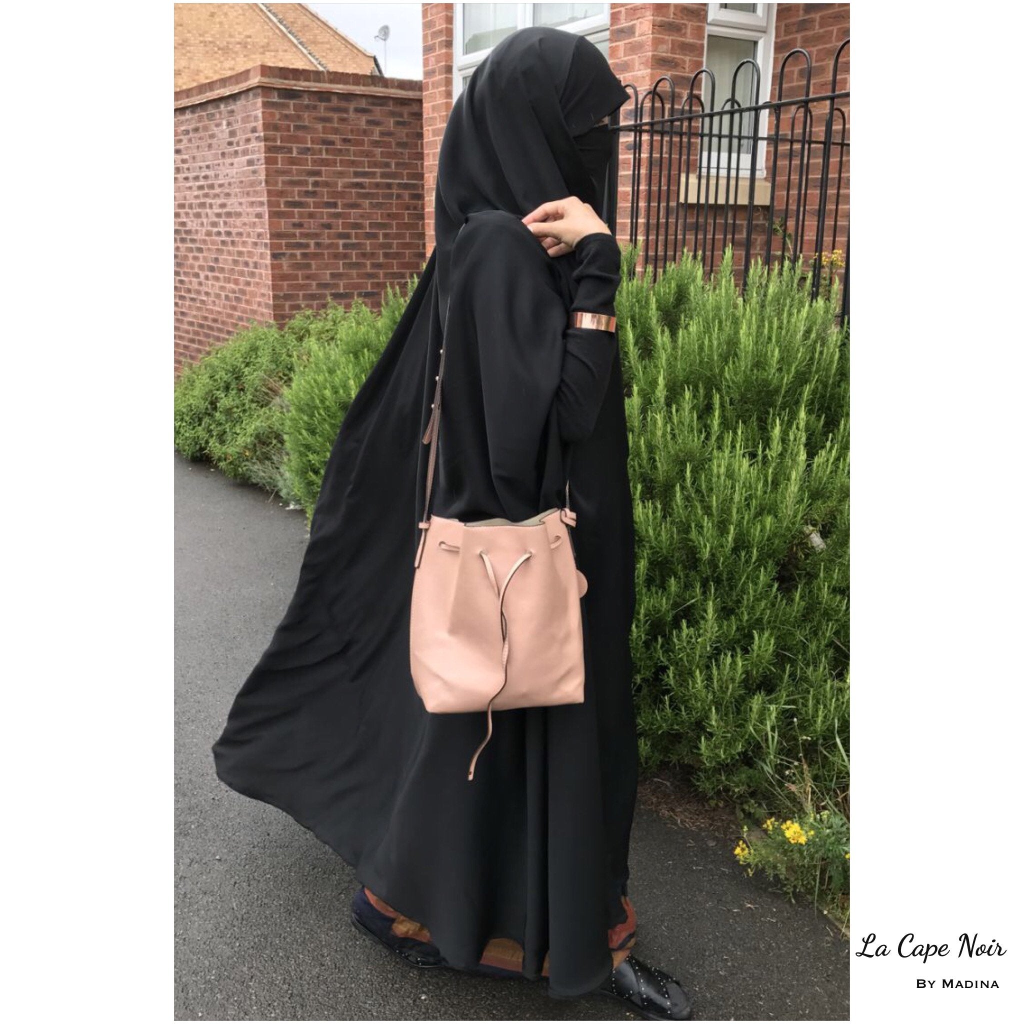 LA CAPE NOIR DELUXE BY MADINA