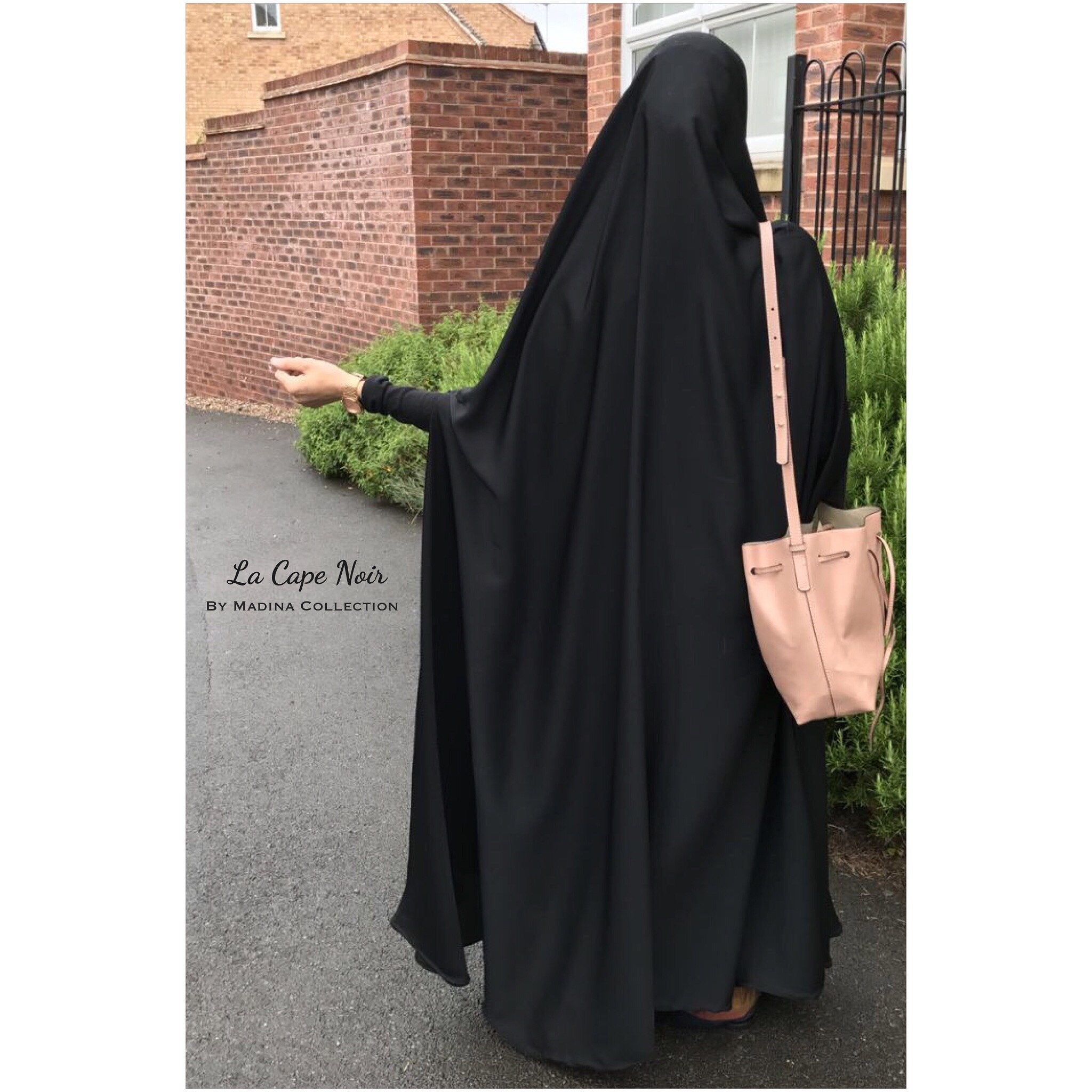 LA CAPE NOIR DELUXE BY MADINA