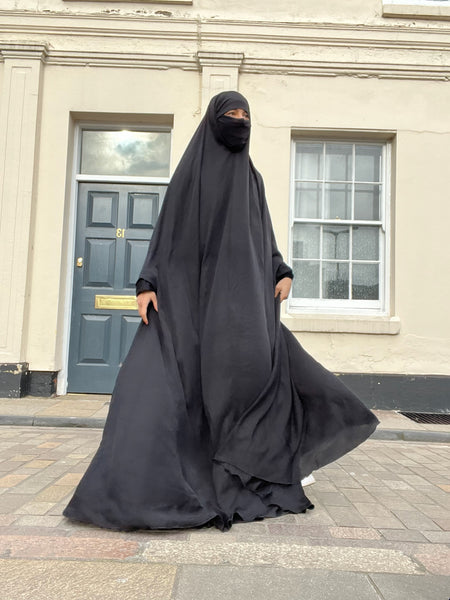 Jilbab noir 2025
